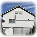 Meisteroffice Im Sackgaessle, Ebenerdige Elw 50qm, Terrasse, Vollwertige Kueche, Naehe Ulm Daire *