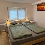 Meisteroffice Im Sackgaessle, Ebenerdige Elw 50qm, Terrasse, Vollwertige Kueche, Naehe Ulm Daire *
