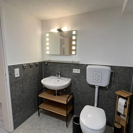 Apartment Meisteroffice Im Sackgaessle, Ebenerdige Elw 50qm, Terrasse, Vollwertige Kueche, Naehe Ulm *